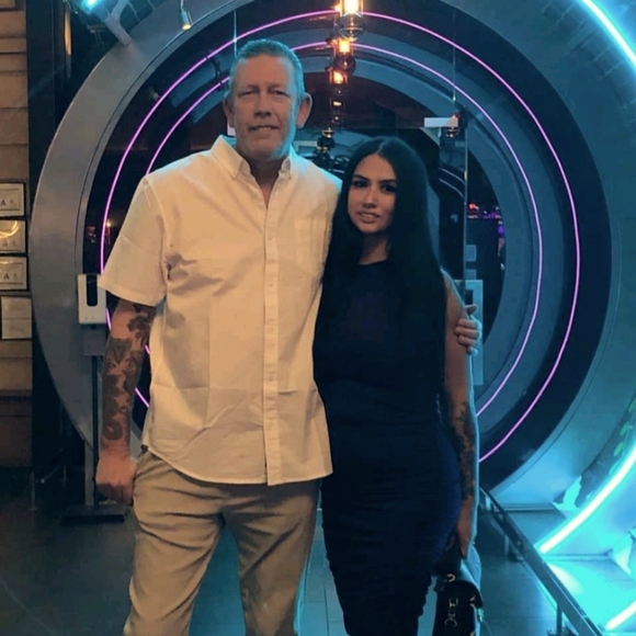 Meet your Poshers, Brad and Lia! - Picture 1 of 4